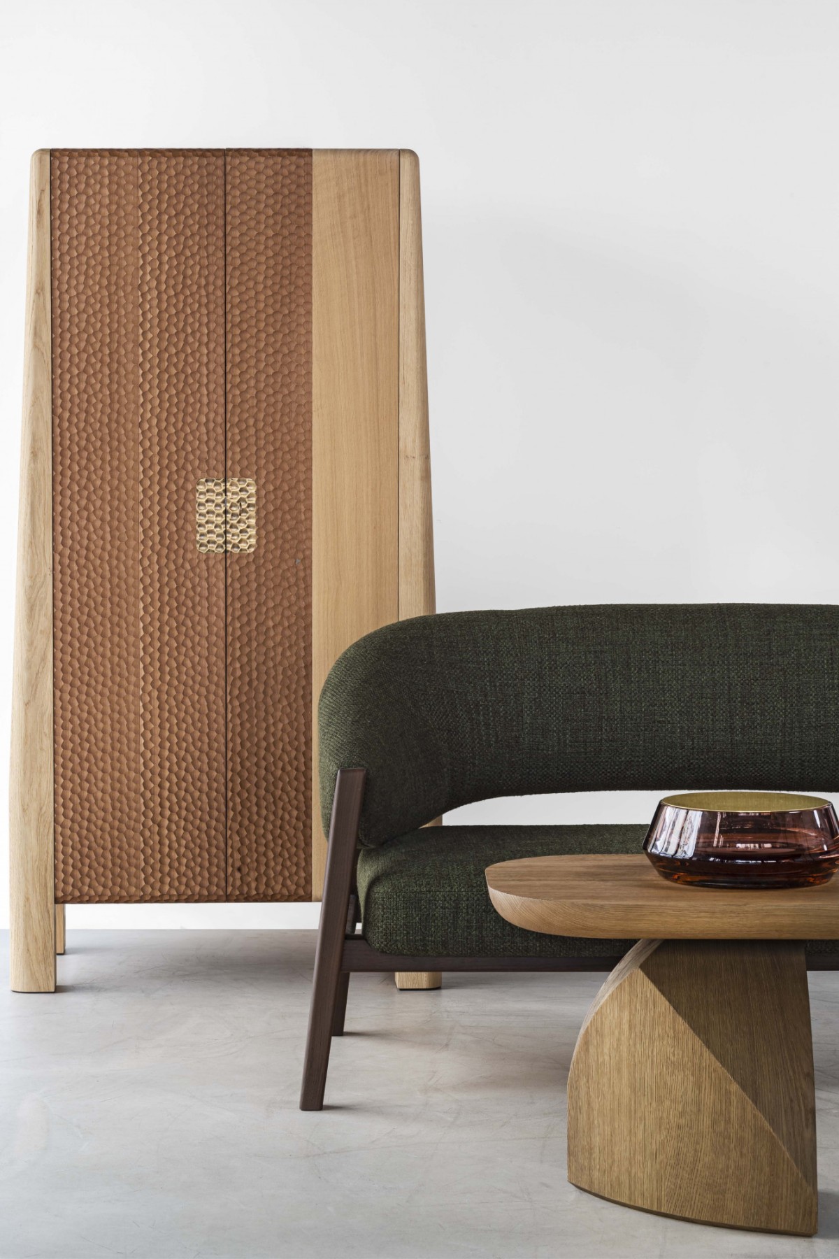 bme-2024-vaisselier-paraty-apora-banquette-table-basse-faro-2328