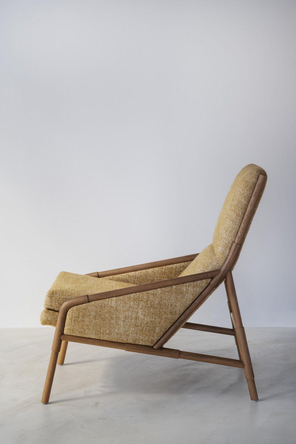 bruno-moinard-editions-bilbao-easy-chair-profile-bme-01-2025
