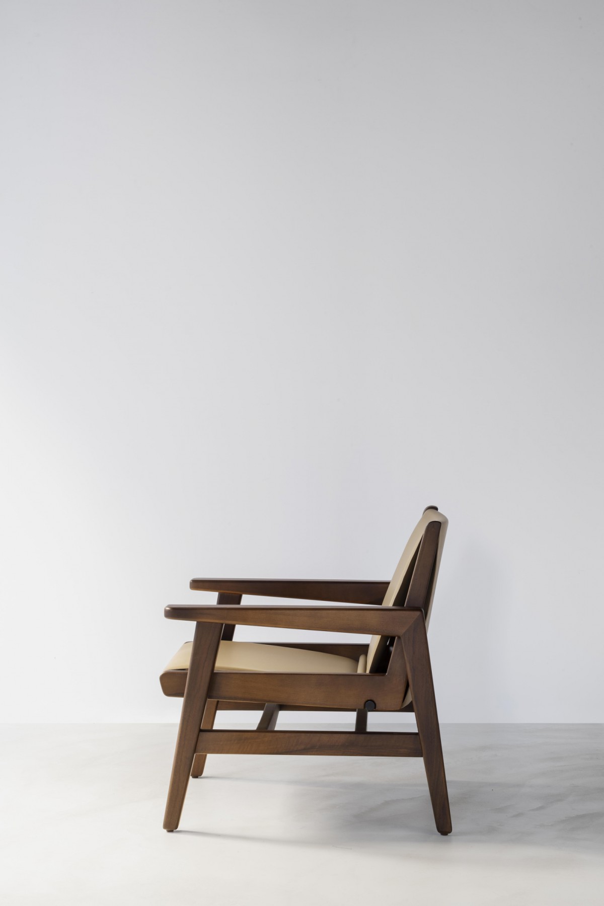 bruno-moinard-editions-colpo-armchair-profile-bme-01-2025