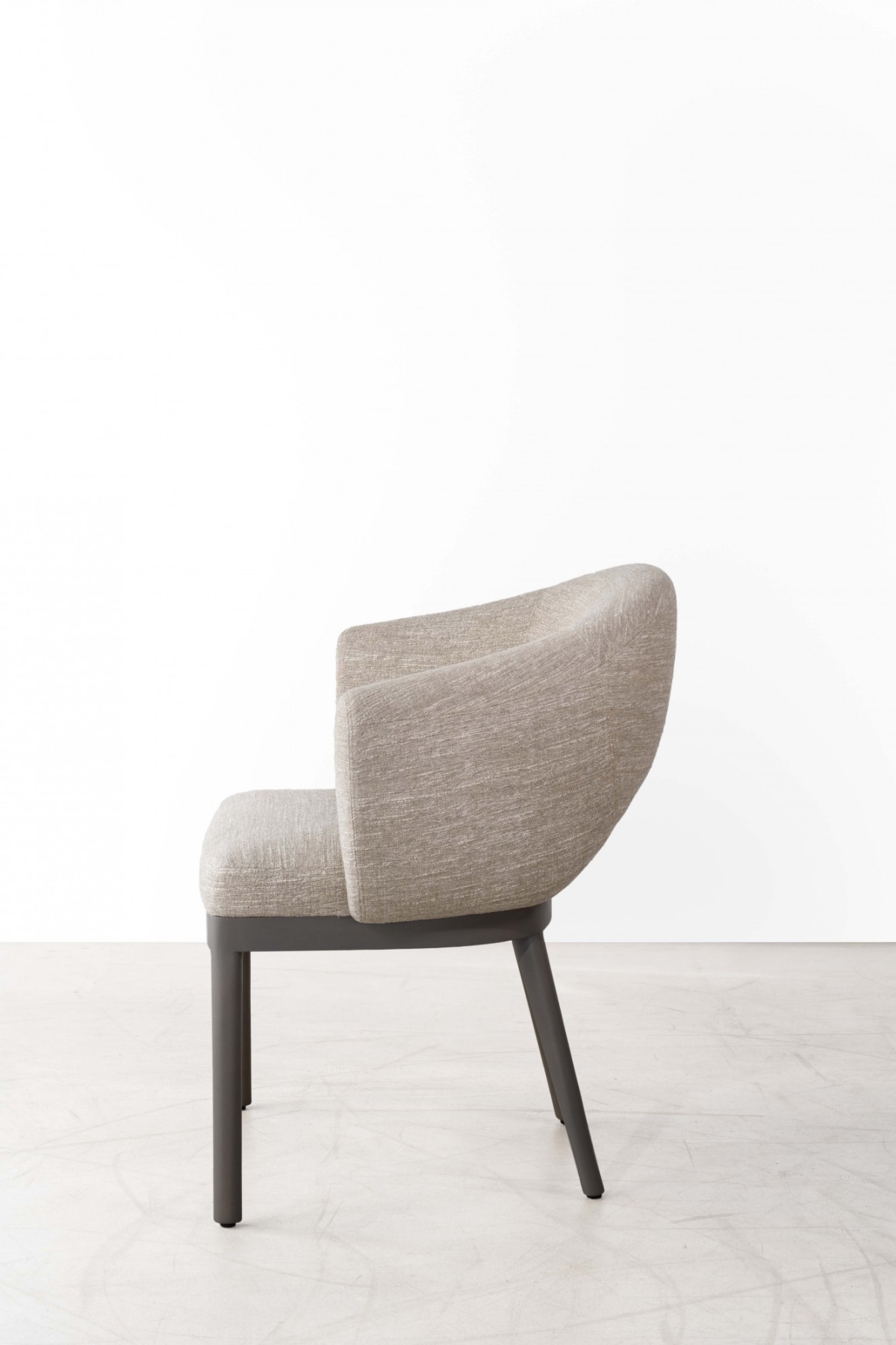 bme-2024-gumi-chaise-016