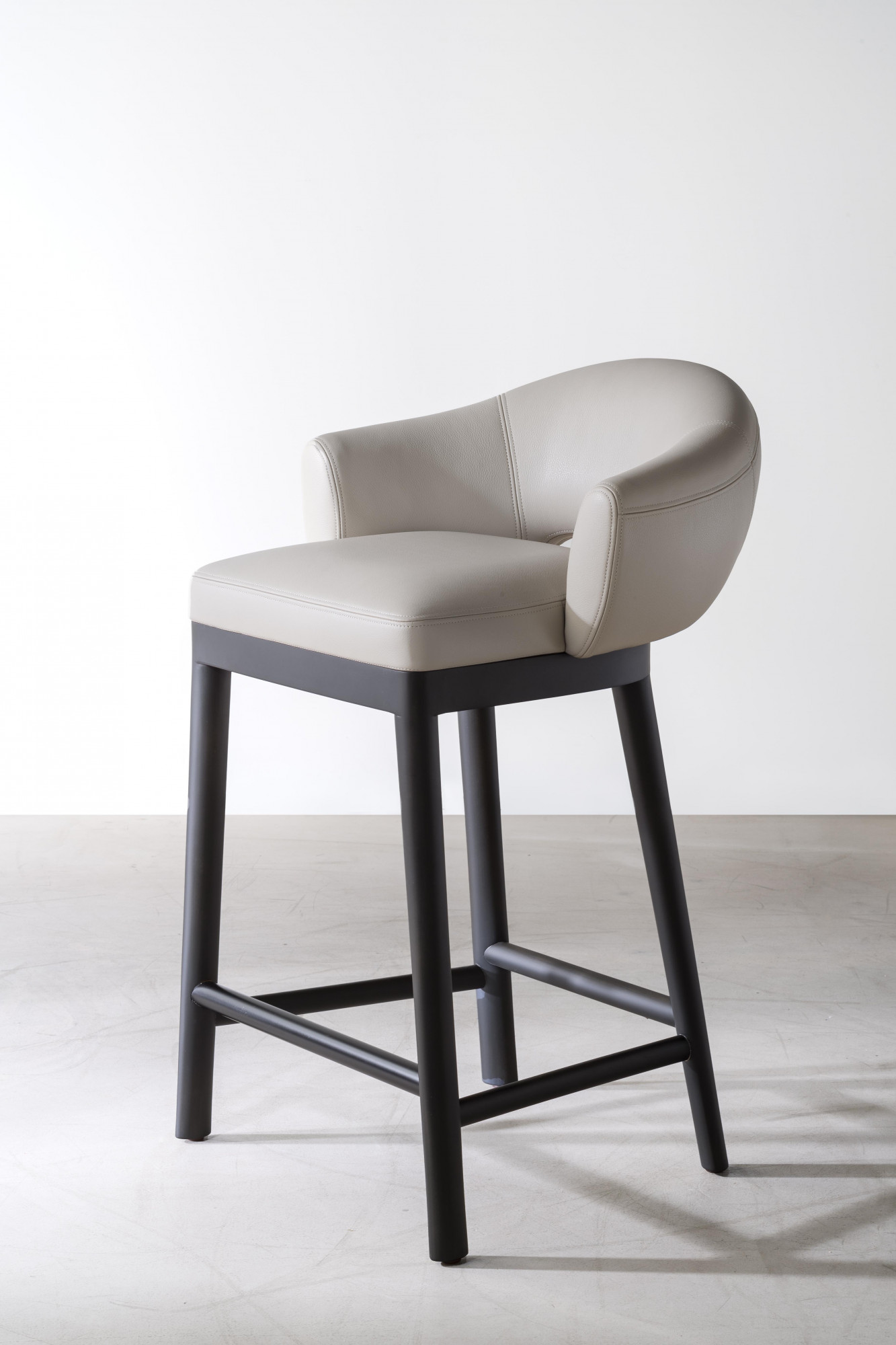 028-bme-2023-tabouret-de-bar-gumi