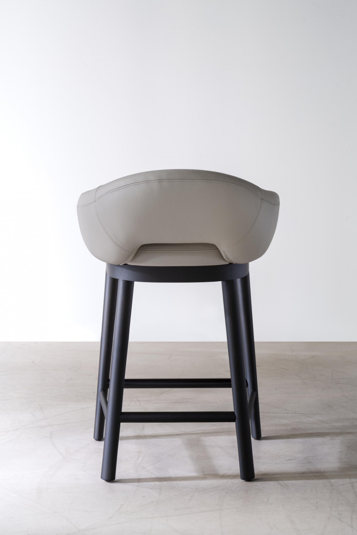 029-bme-2023-tabouret-de-bar-gumi