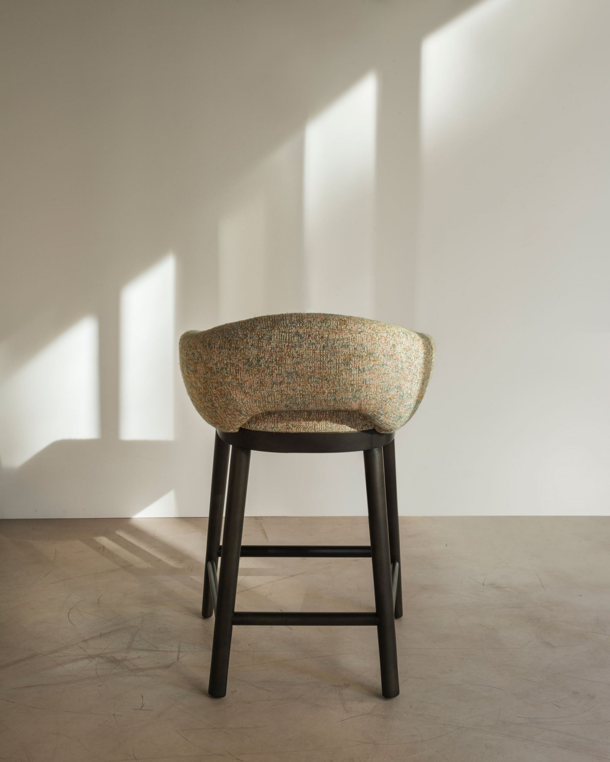 bme-2022-gumi-tabouret-de-bar-hd-3