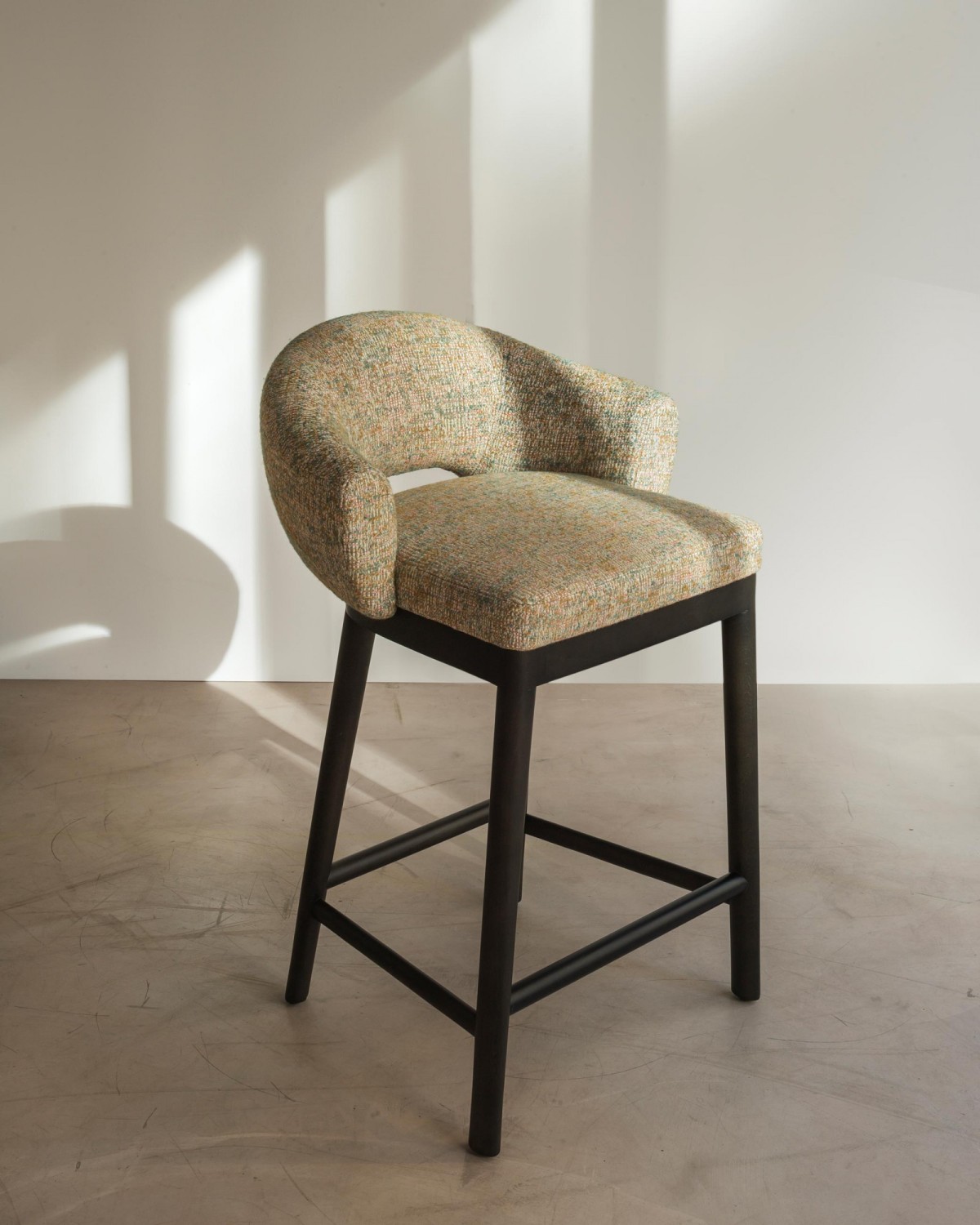 bme-2022-gumi-tabouret-de-bar-hd-1