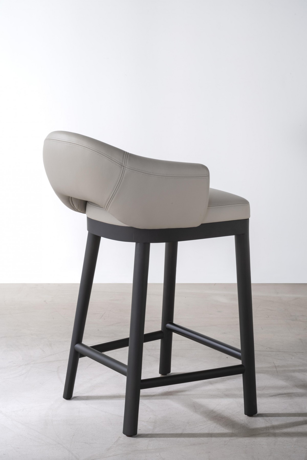 027-bme-2023-tabouret-de-bar-gumi