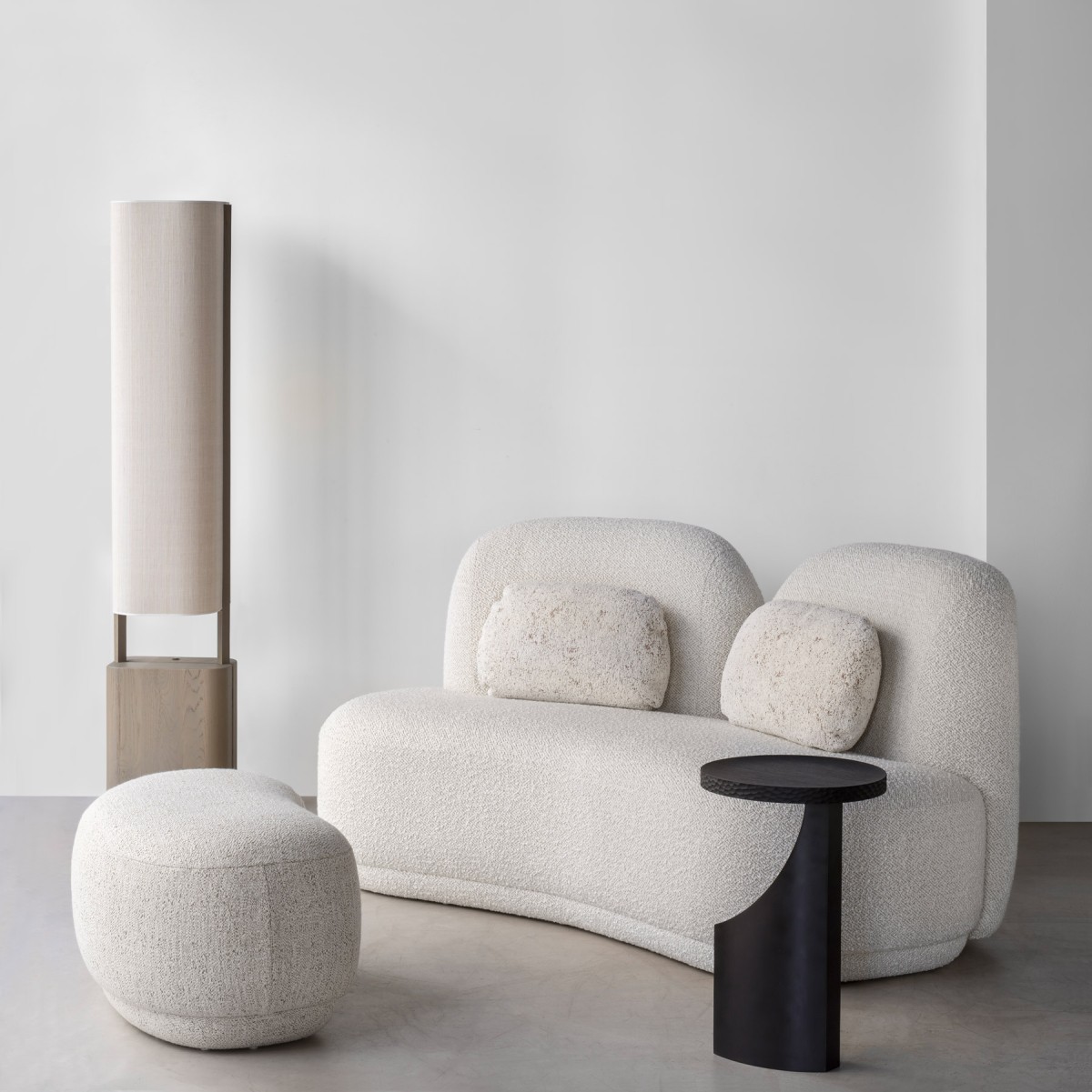 050-bme2023-banquette-et-ottoman-moshi-table-d-appoint-ibiza-lampadaire-bari