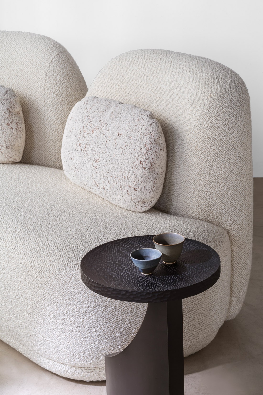 051-bme2023-banquette-moshi-table-d-appoint-ibiza