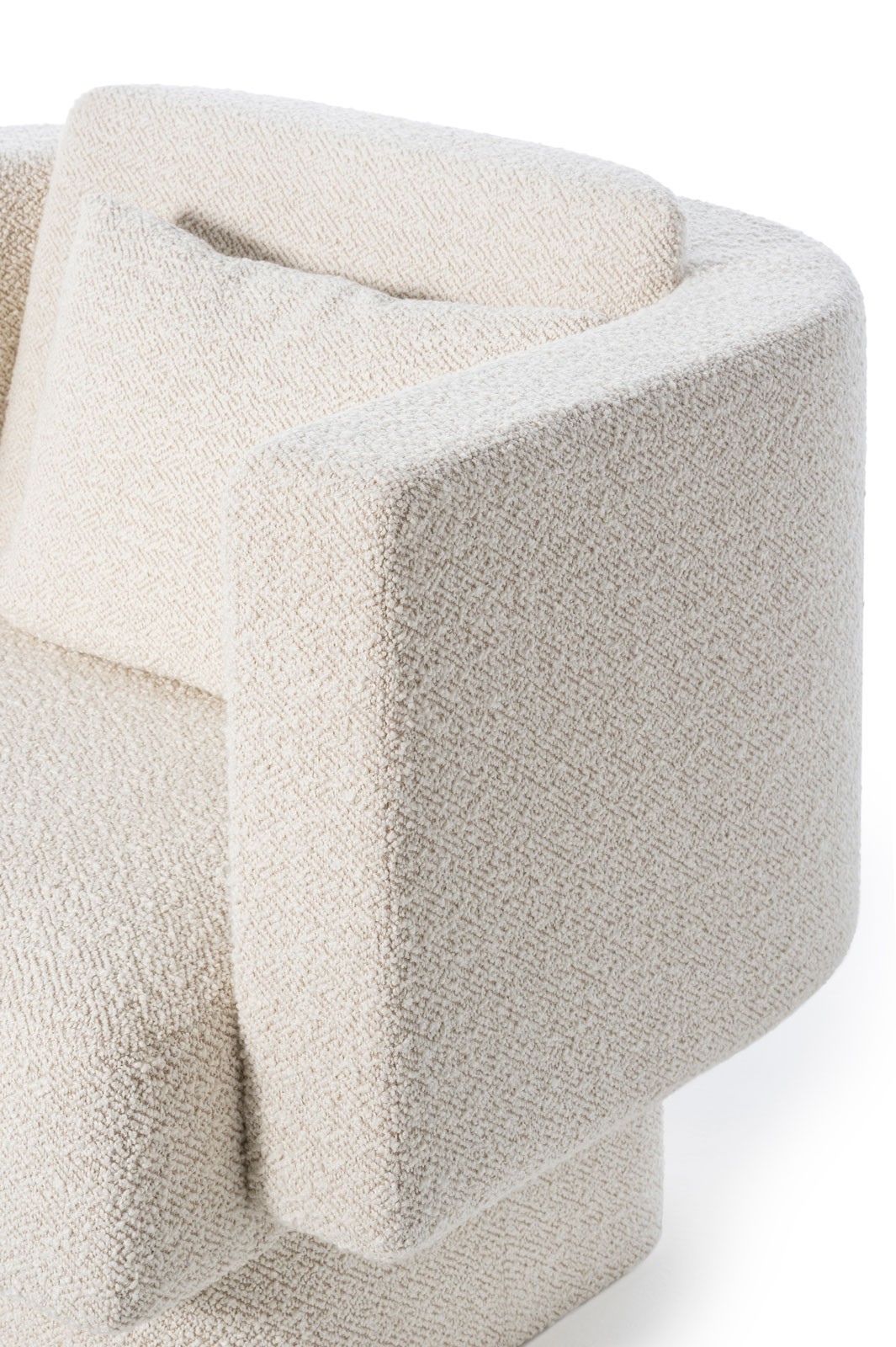bruno-moinard-editions-nashville-grand-fauteuil-large-armchair-all-upholstered-confortable-original-profile-bouclette-ecru-madei