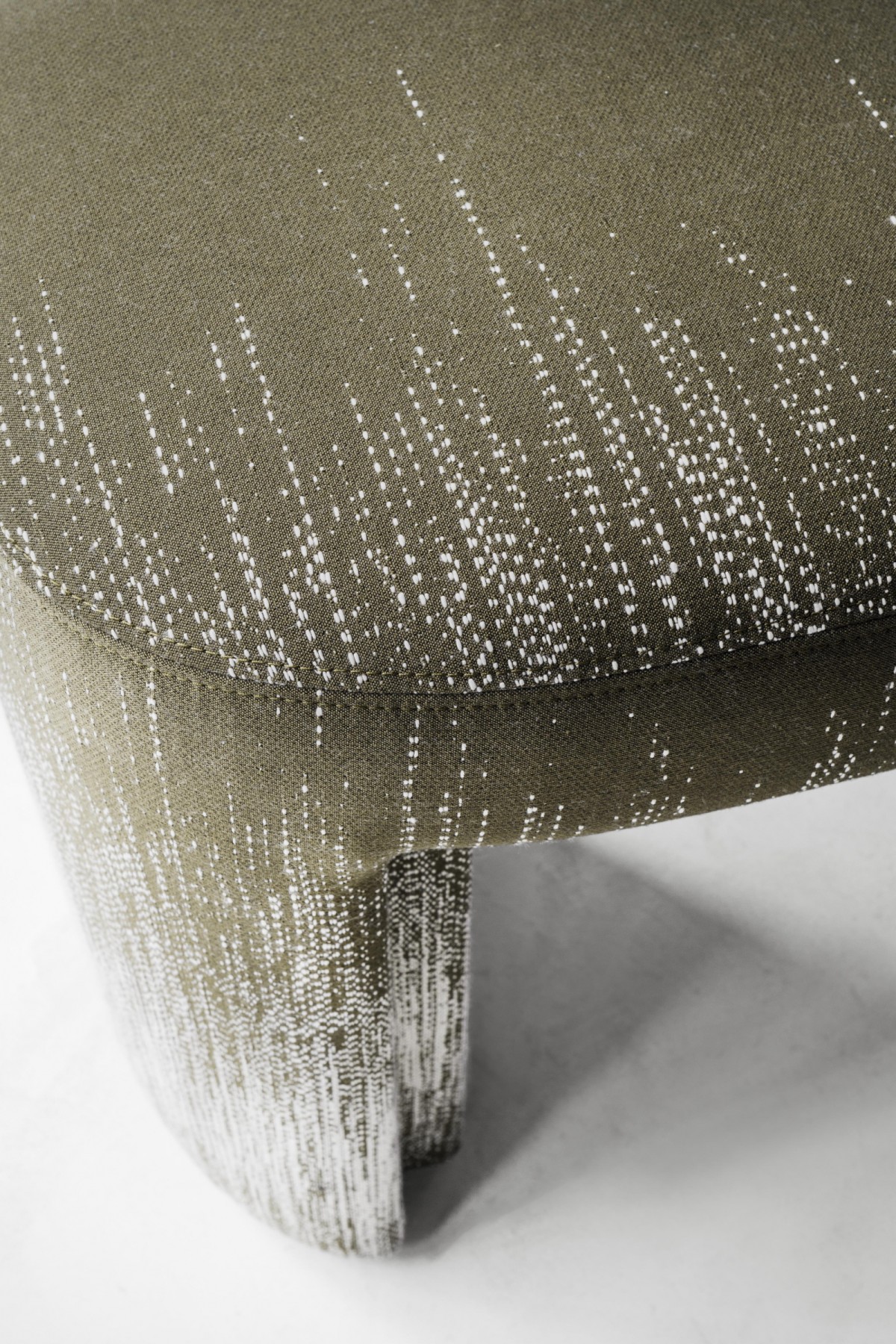 bruno-moinard-editions-ponza-bench-04-bme-01-2025