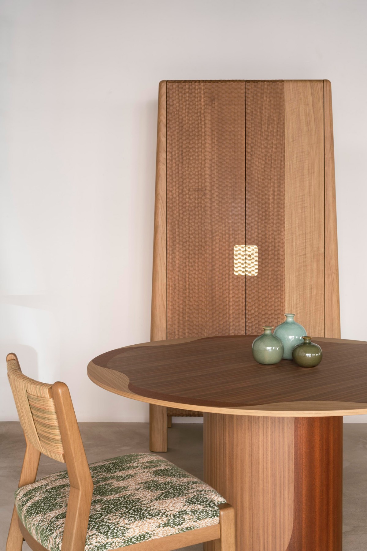 bruno-moinard-editions-paraty-cabinet-leyden-table-pyla-chair-2026-3744