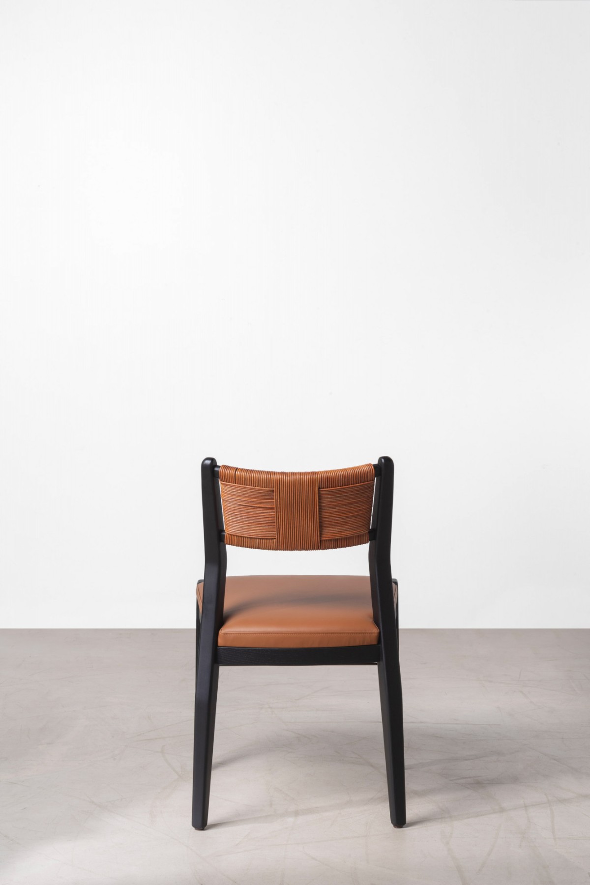 028-bme2023-chaise-pyla-cuir