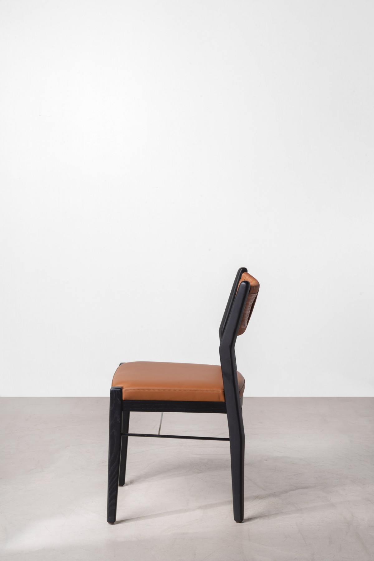 026-bme2023-chaise-pyla-cuir