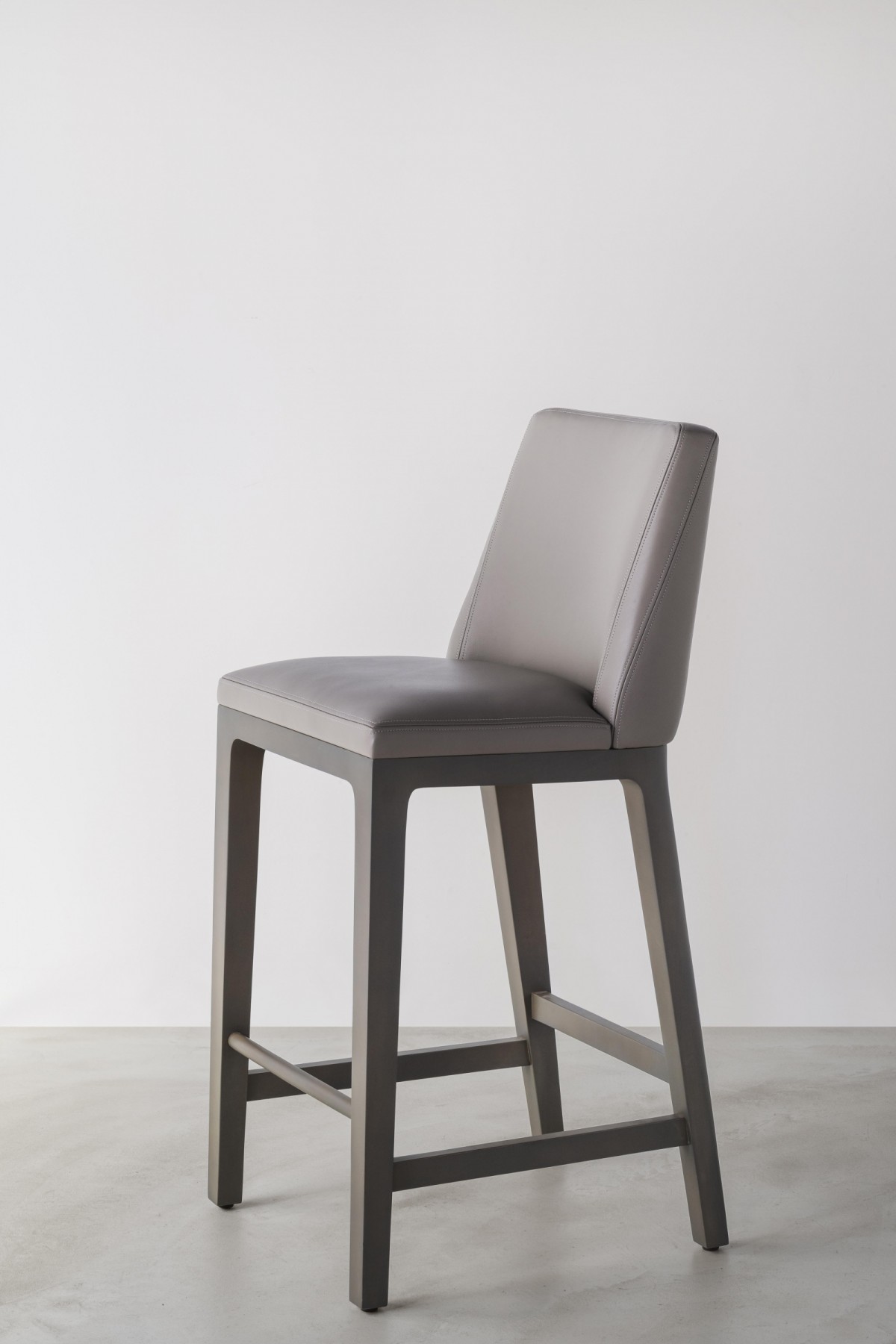 bruno-moinard-editions-vernon-bar-stool-bme-01-2025