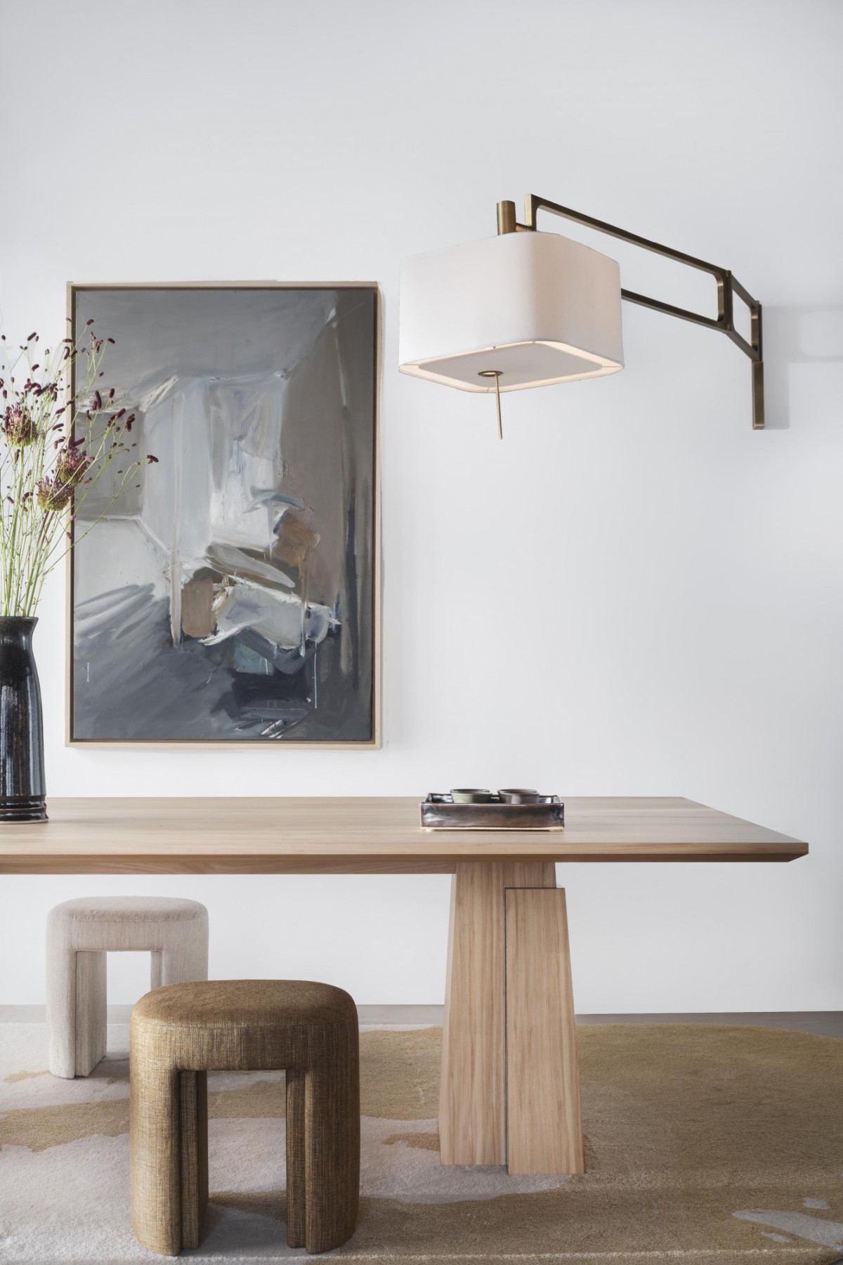 055-bme-2023-lampe-etretat-tabouret-ponza-suspension-molini-table-etretat3