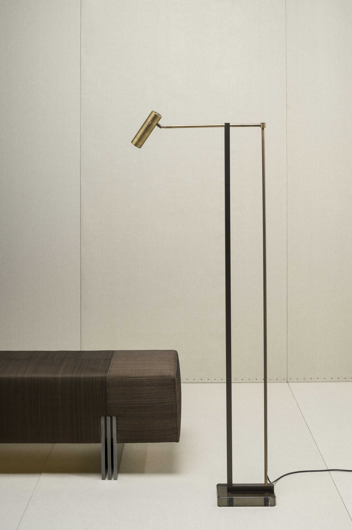 naas-liseuse-2-avec-banc-apua