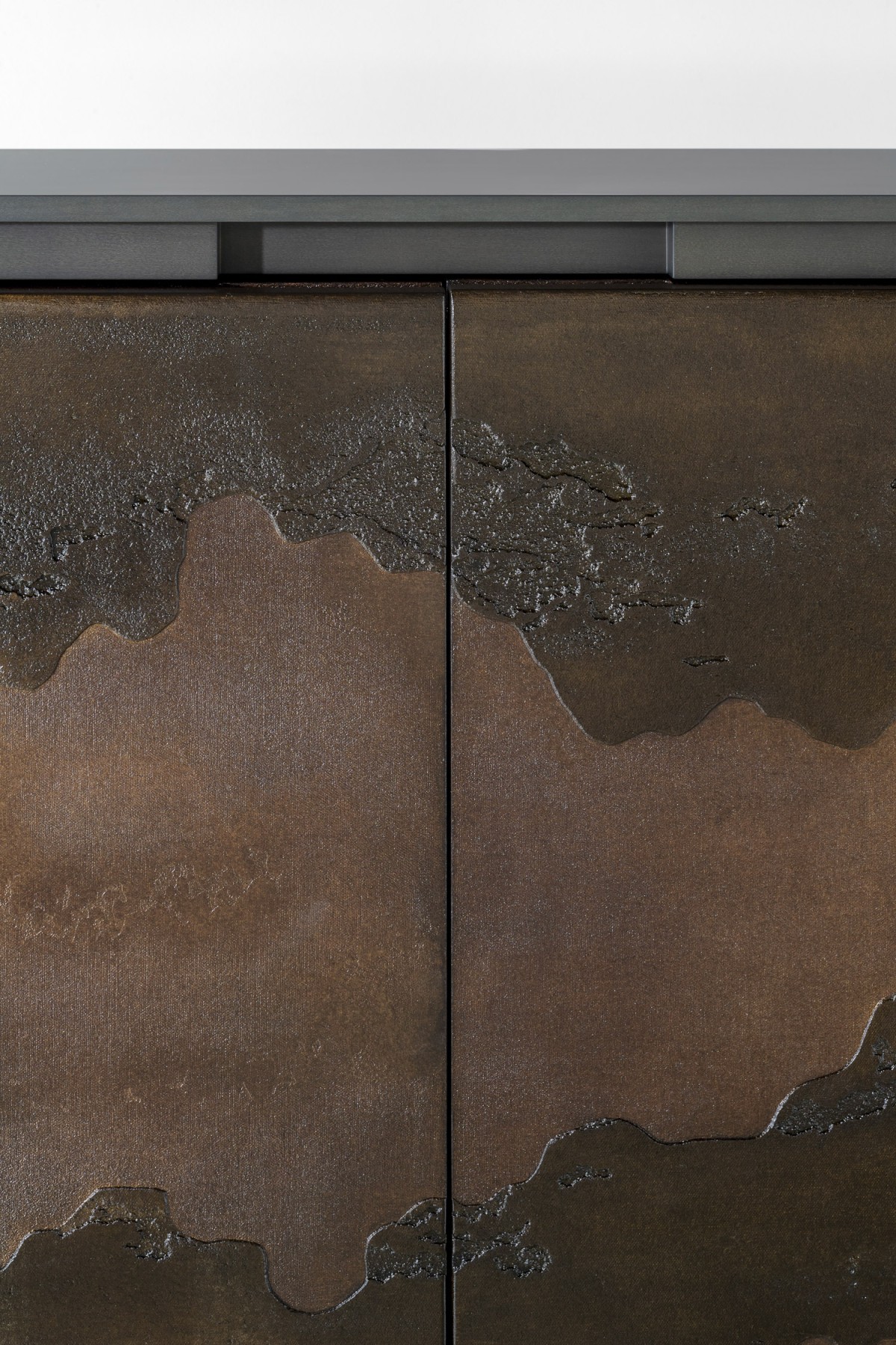 bruno-moinard-editions-2025-genoa-bar-cabinet-detail0035
