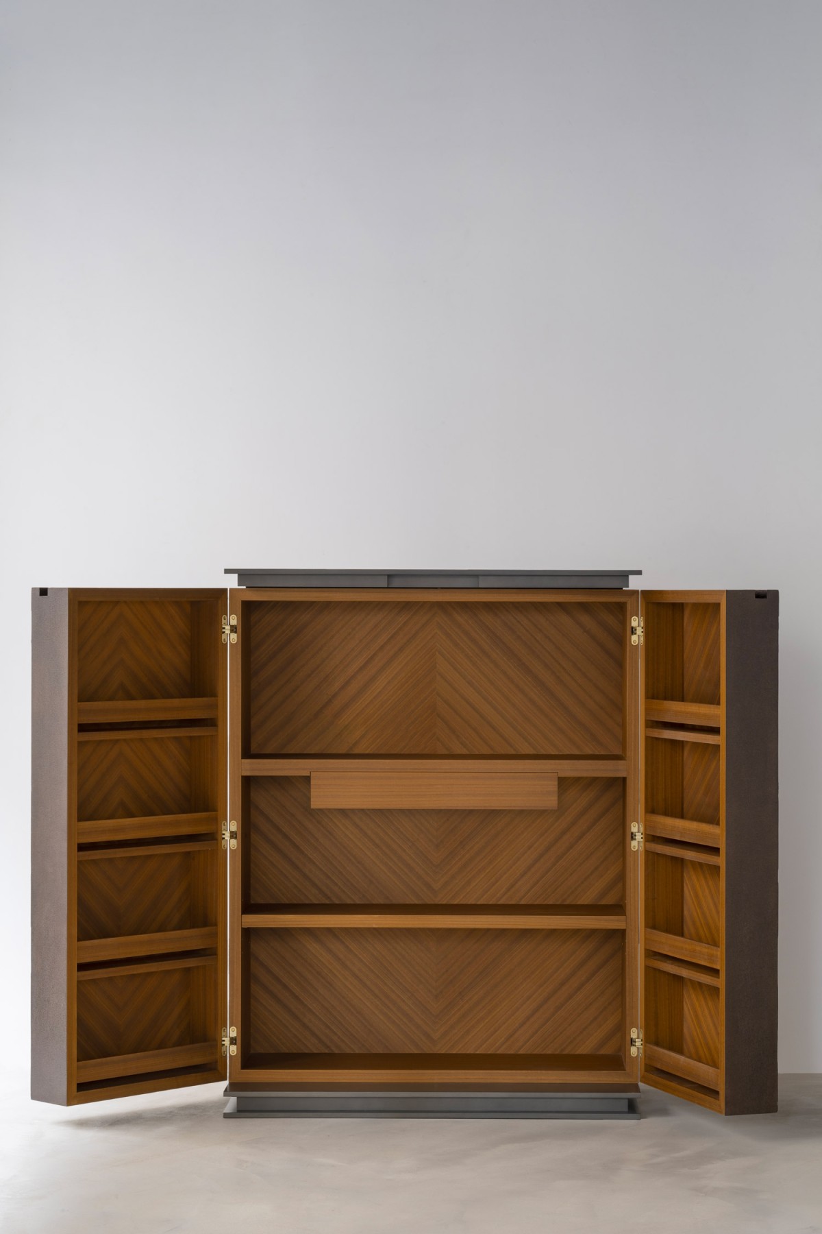 bruno-moinard-editions-2025-genoa-bar-cabinet-9998