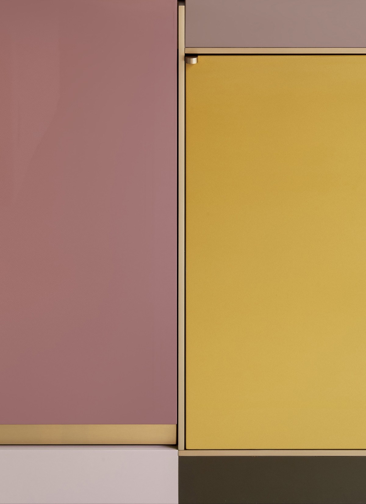 bruno-moinard-editions-solna-sideboard-closeup