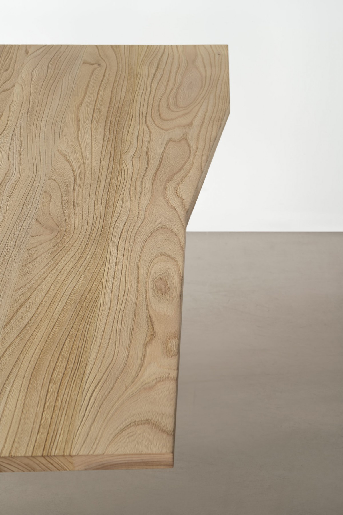 bme-2022-etretat-table-carree-03-bd