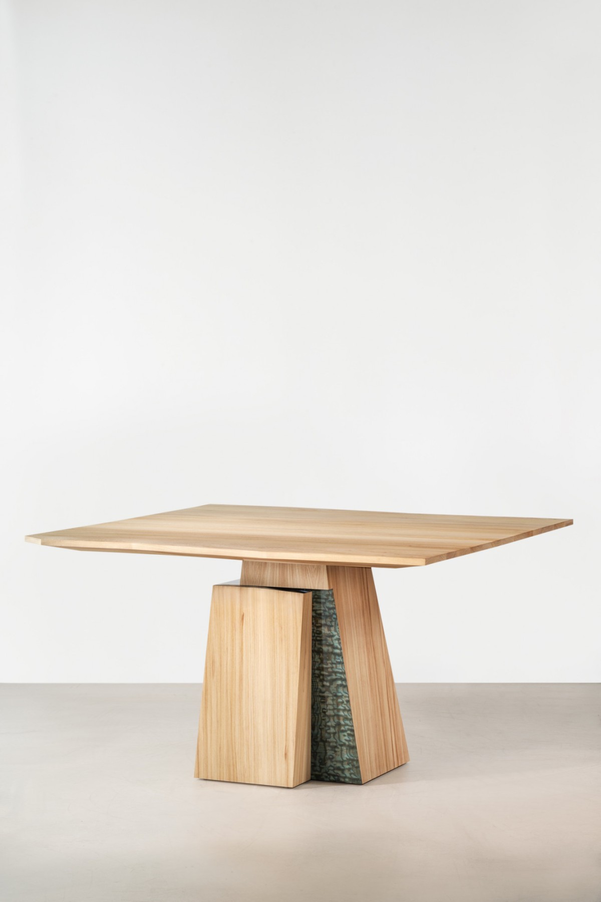 bme-2022-etretat-table-carree-09-bd