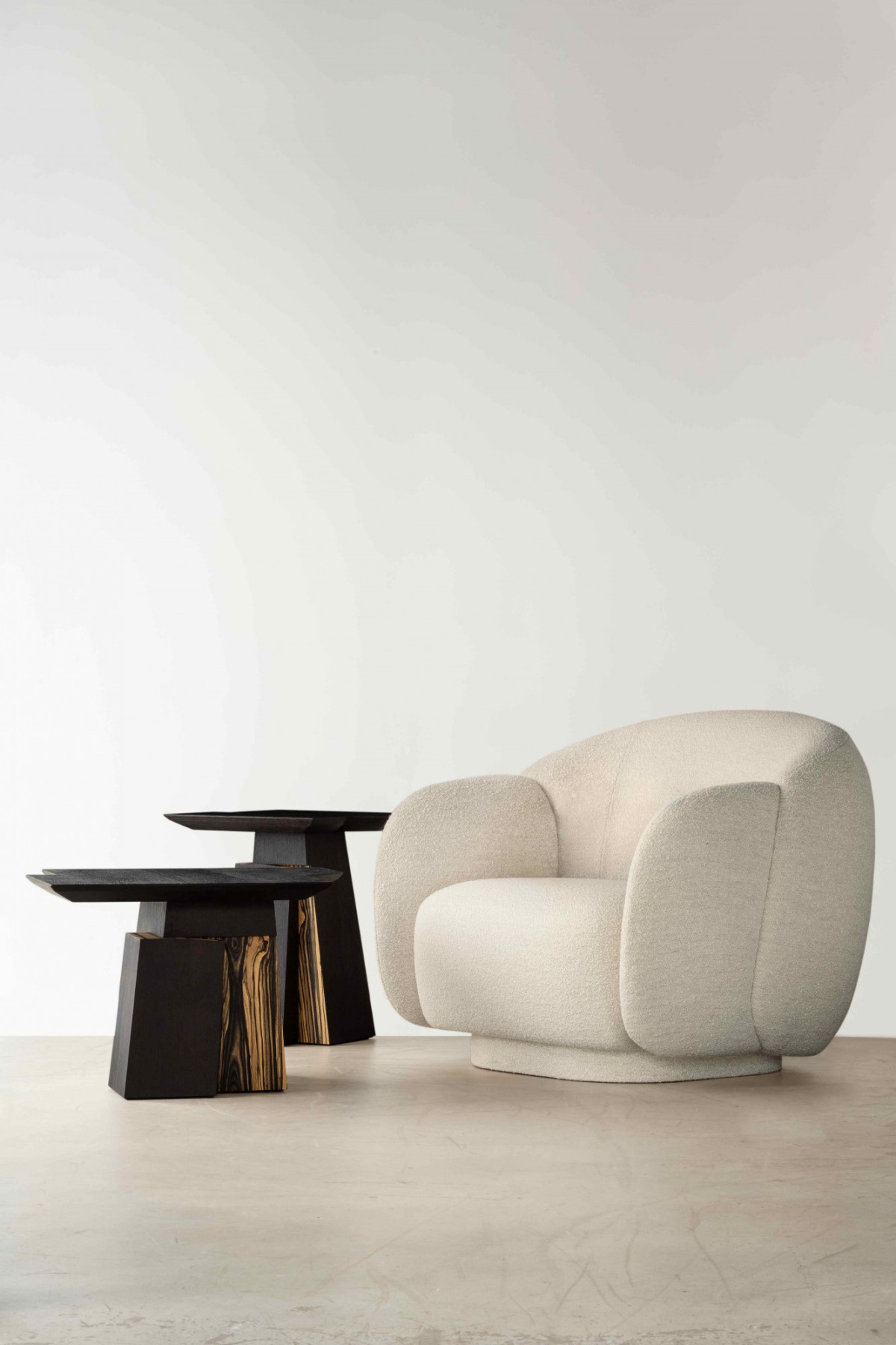 bme-2022-nice-fauteuil-table-basse-et-table-d-appoint-etretat-bd