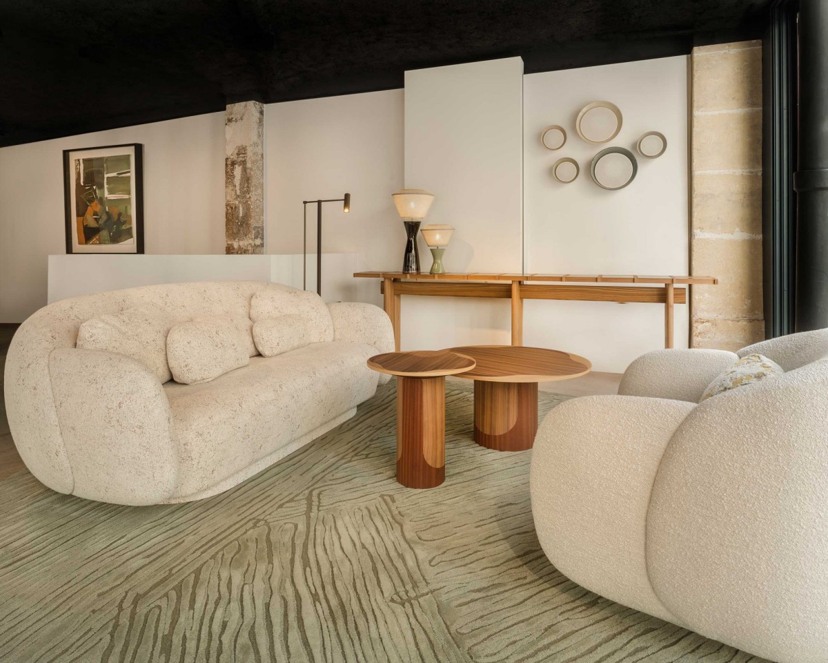 bme-2022-nice-canape-fauteuil-leyden-tables-hd