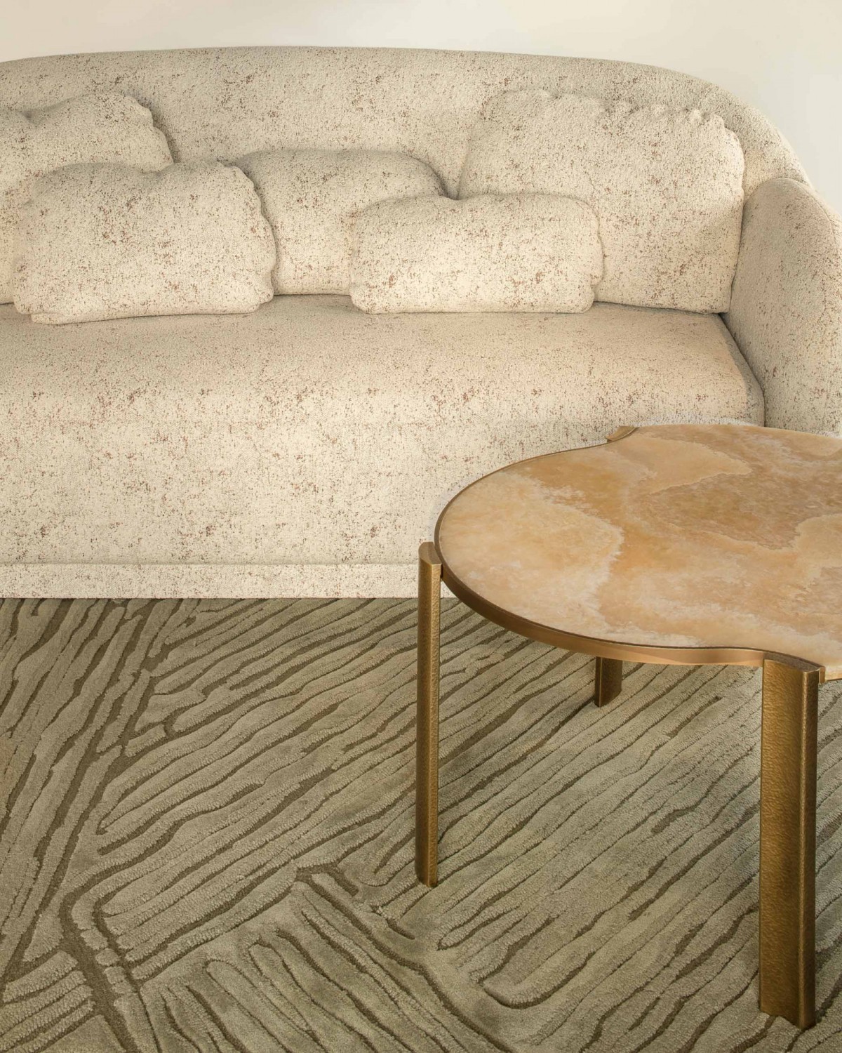 bme-2022-nice-canape-mougins-table-basse-tapis-hd-2