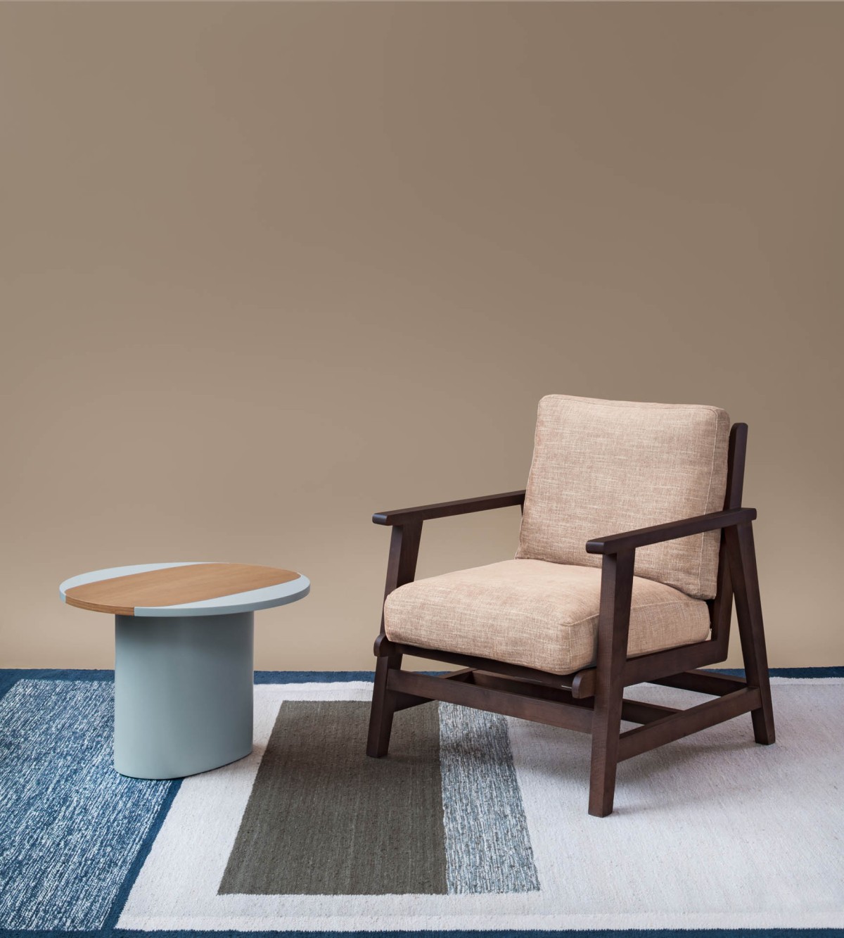 157-bme-contract-atlas-tapis-caron-fauteuil-esterel-table-appoint