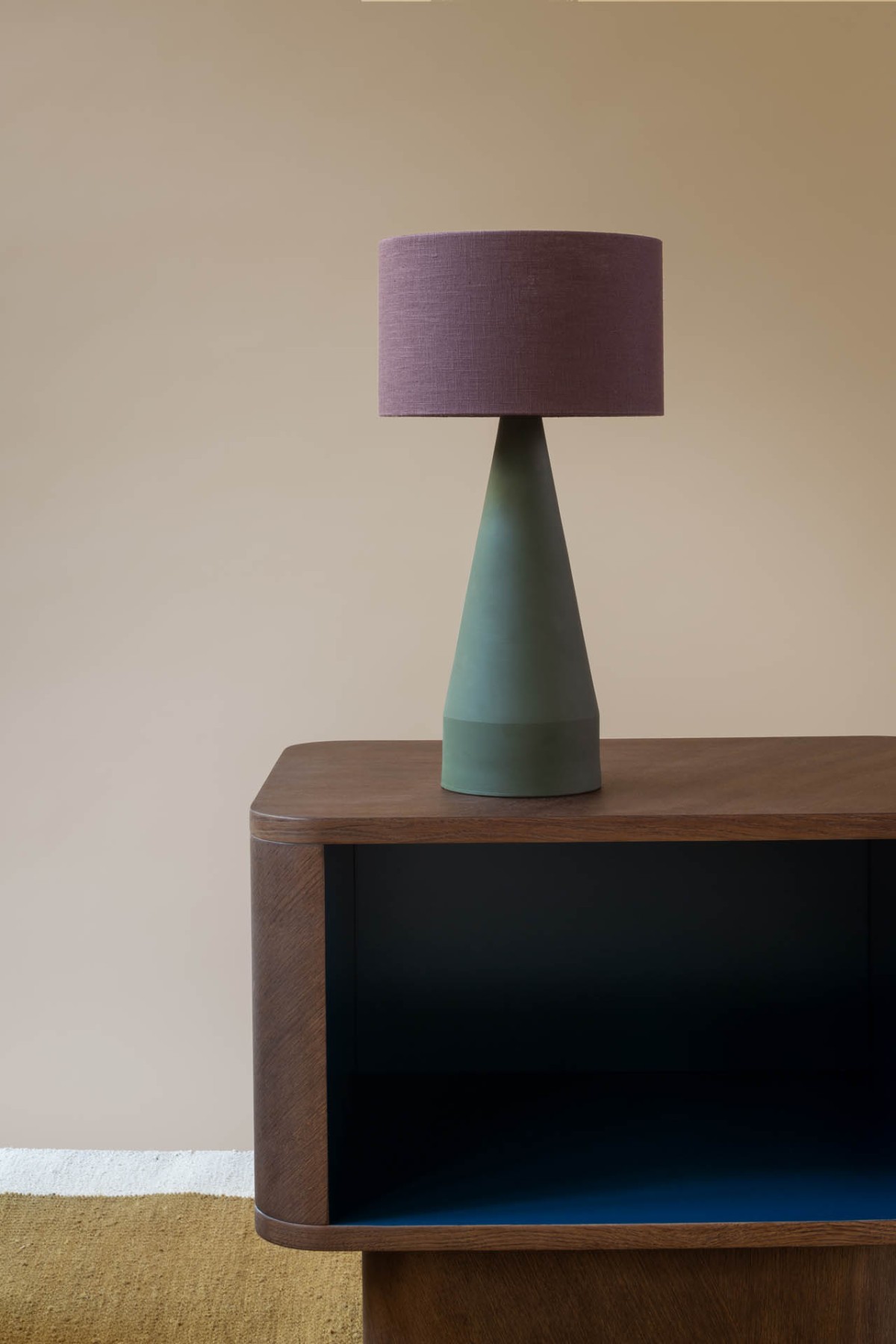 140-bme-contract-gobi-tapis-orta-chevet-sila-lampe