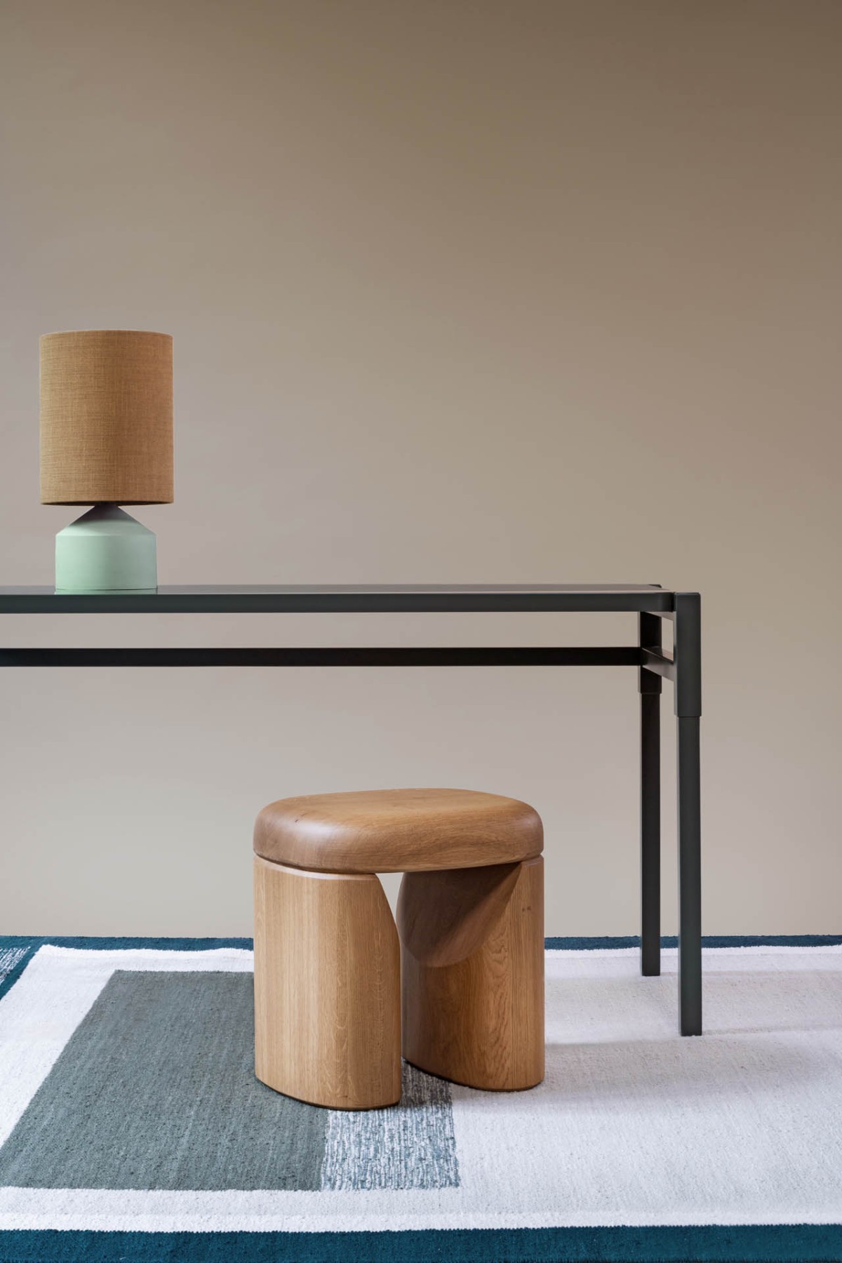 159-bme-contract-atlas-tapis-iseo-tabouret-makalu-console-umbra-pm-lampe