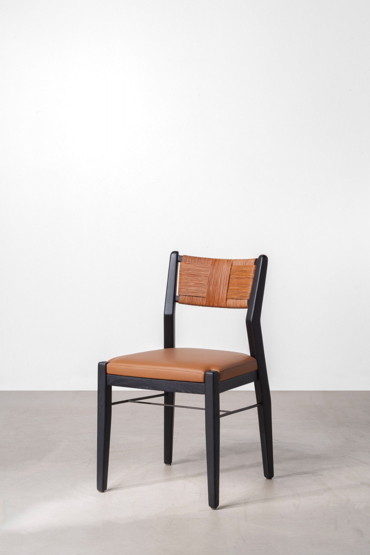 025-bme2023-chaise-pyla-cuir