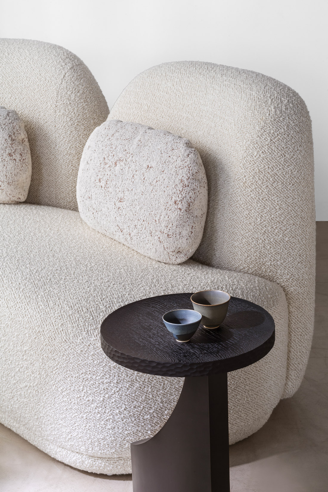 051-bme2023-banquette-moshi-table-d-appoint-ibiza