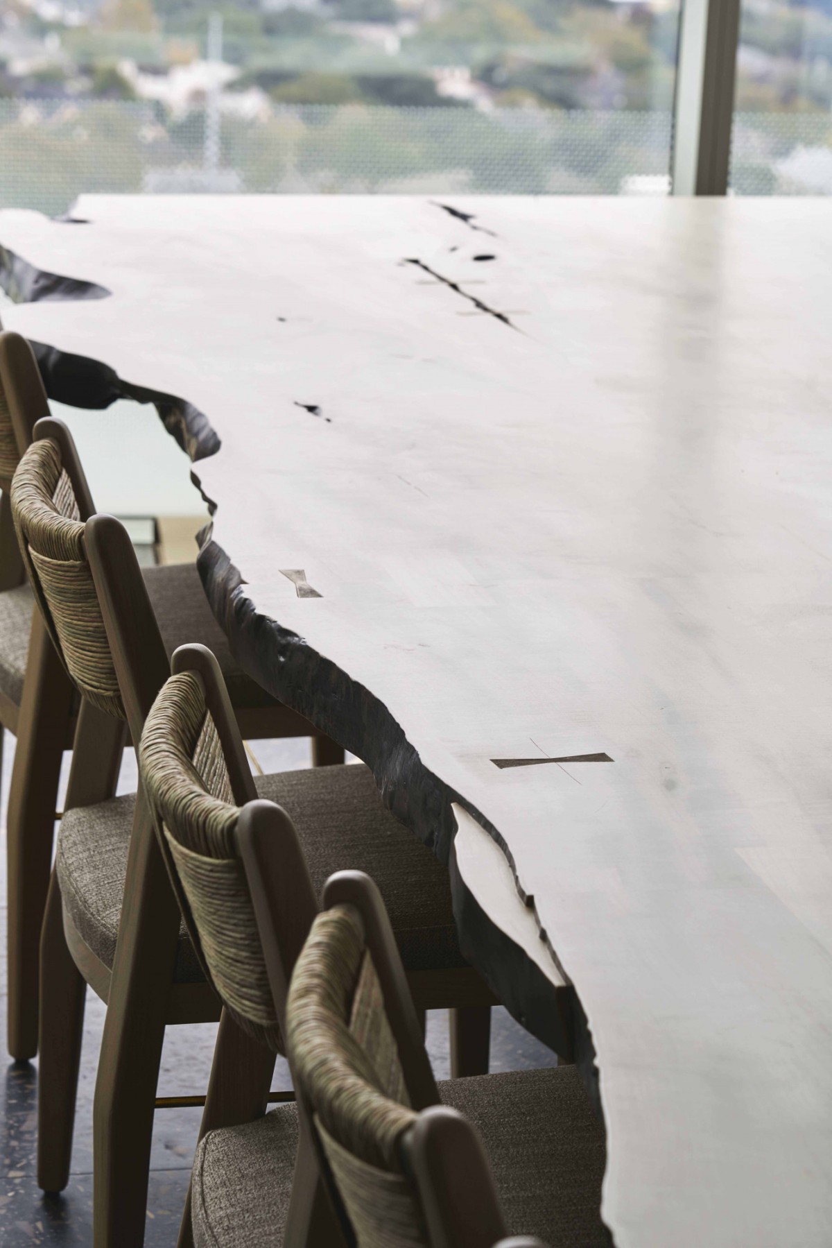 212box_collaborations_a-penthouse-in-houston_pyla-chair10