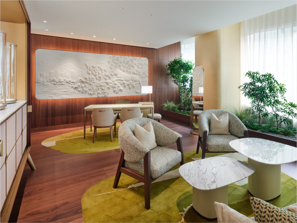 cartier-ginza-residence-bruno-moinard-editions-moshi-apora-armchair-et-ottoman