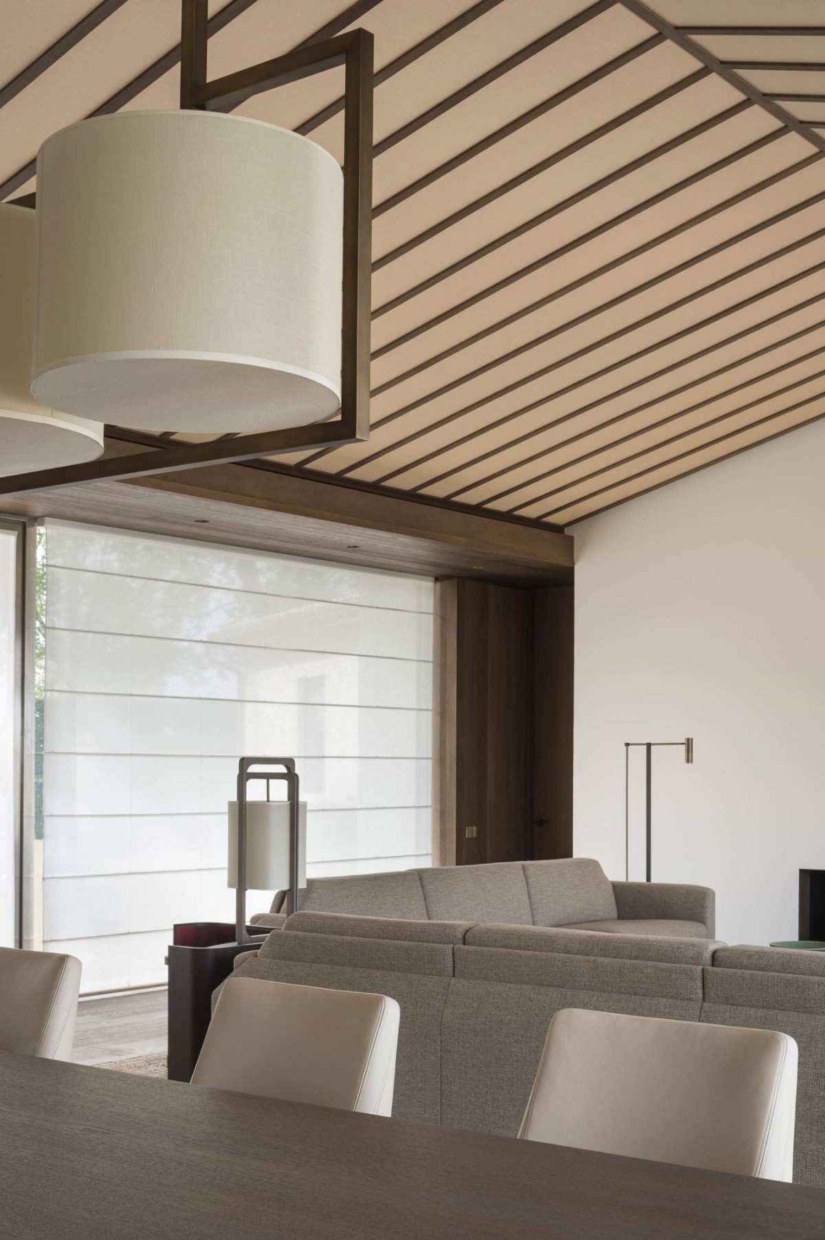 chateau-latour_pavillon_bruno-moinard-editions-vernon-naas-borga-lihou