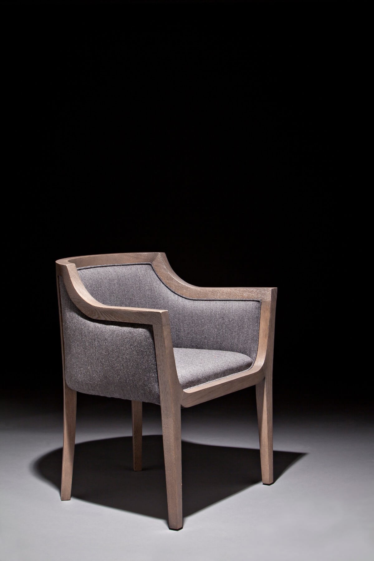 ecart-international-bme-geneve-fauteuil-2