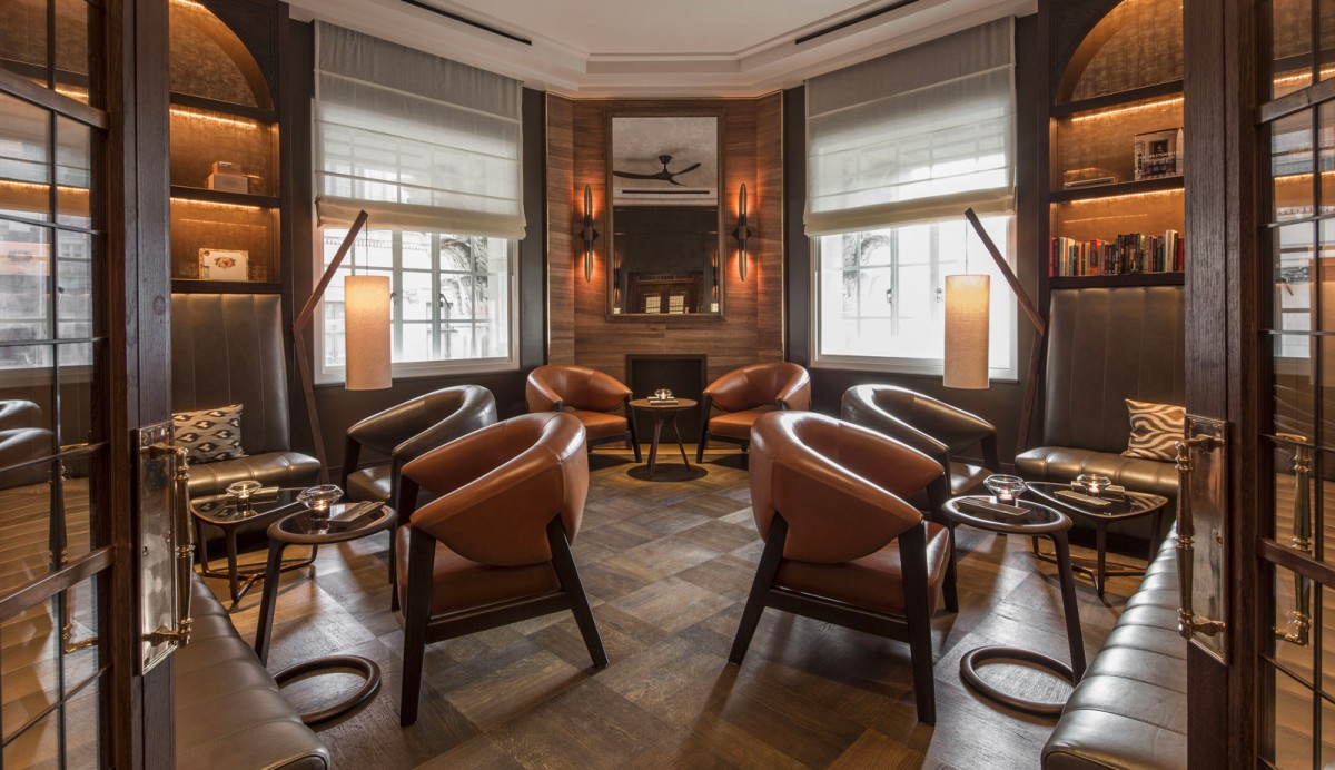 four-seasons-ten-trinity-cigar-lounge-apora-armchairs
