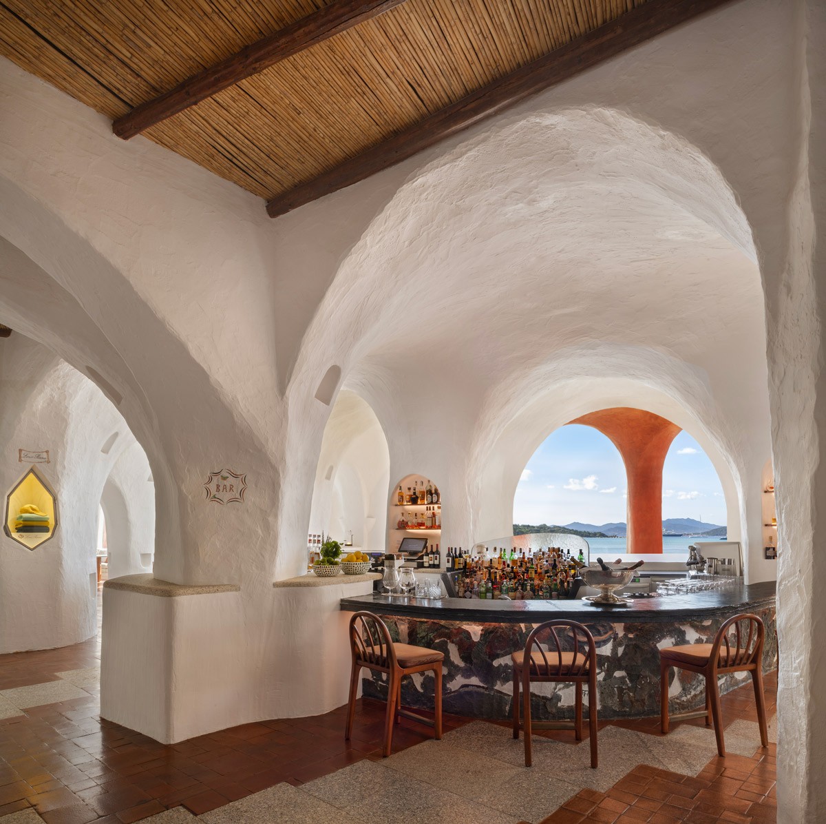 hotel-cala-di-volpe-bar-stool-3