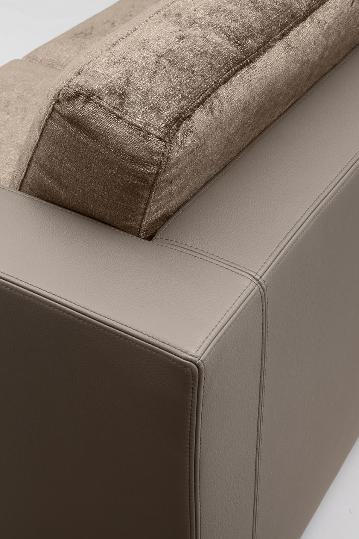 interna-bme-solari-sofa-detail