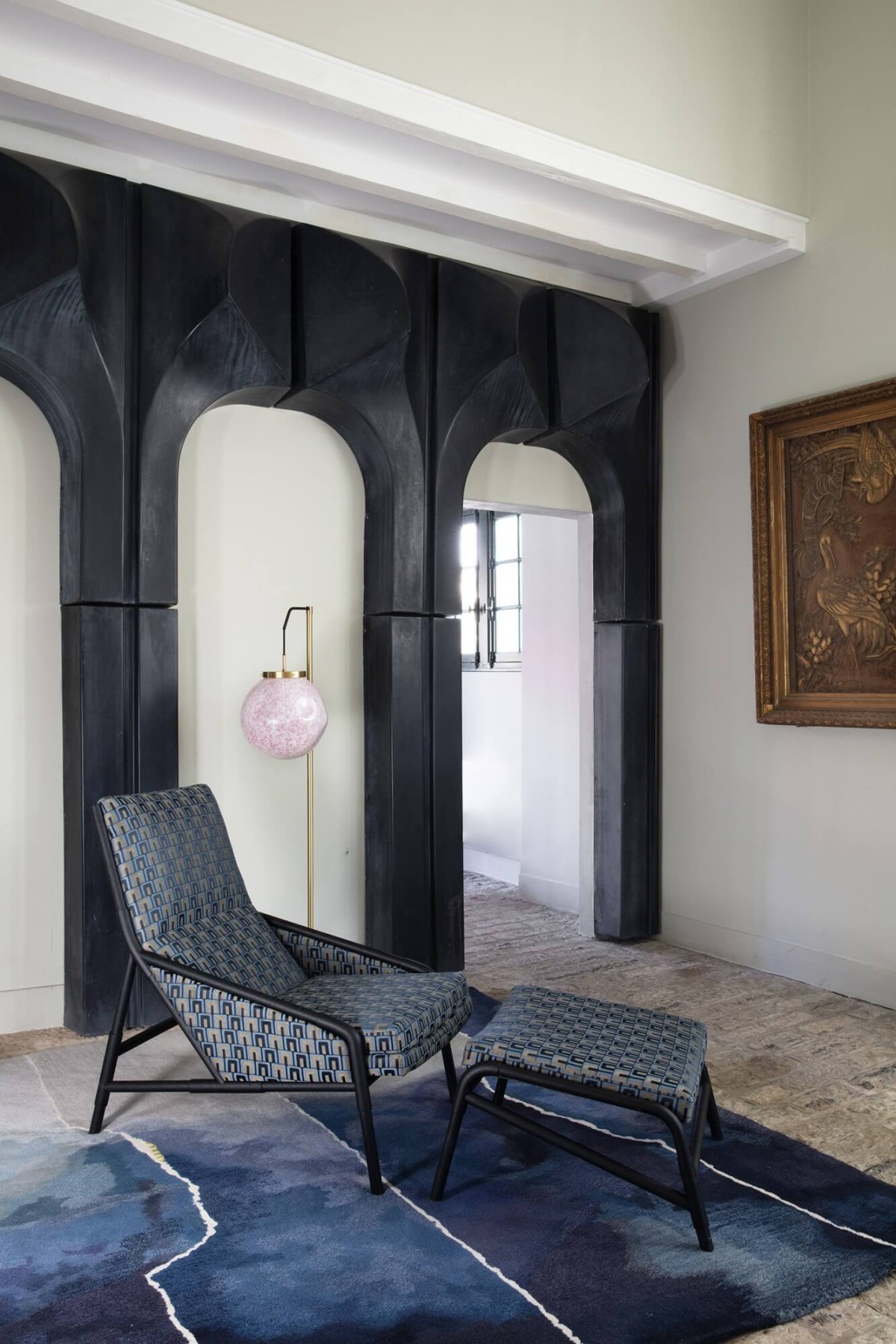 arene-fauteuil-et-repose-pieds-chez-b.-moinard-lampe-gonalons